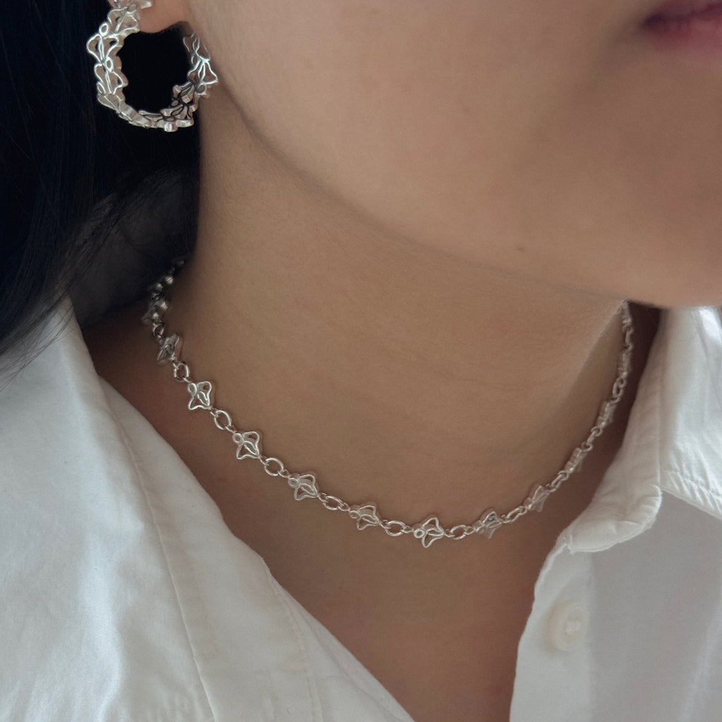 Lilac Chocker